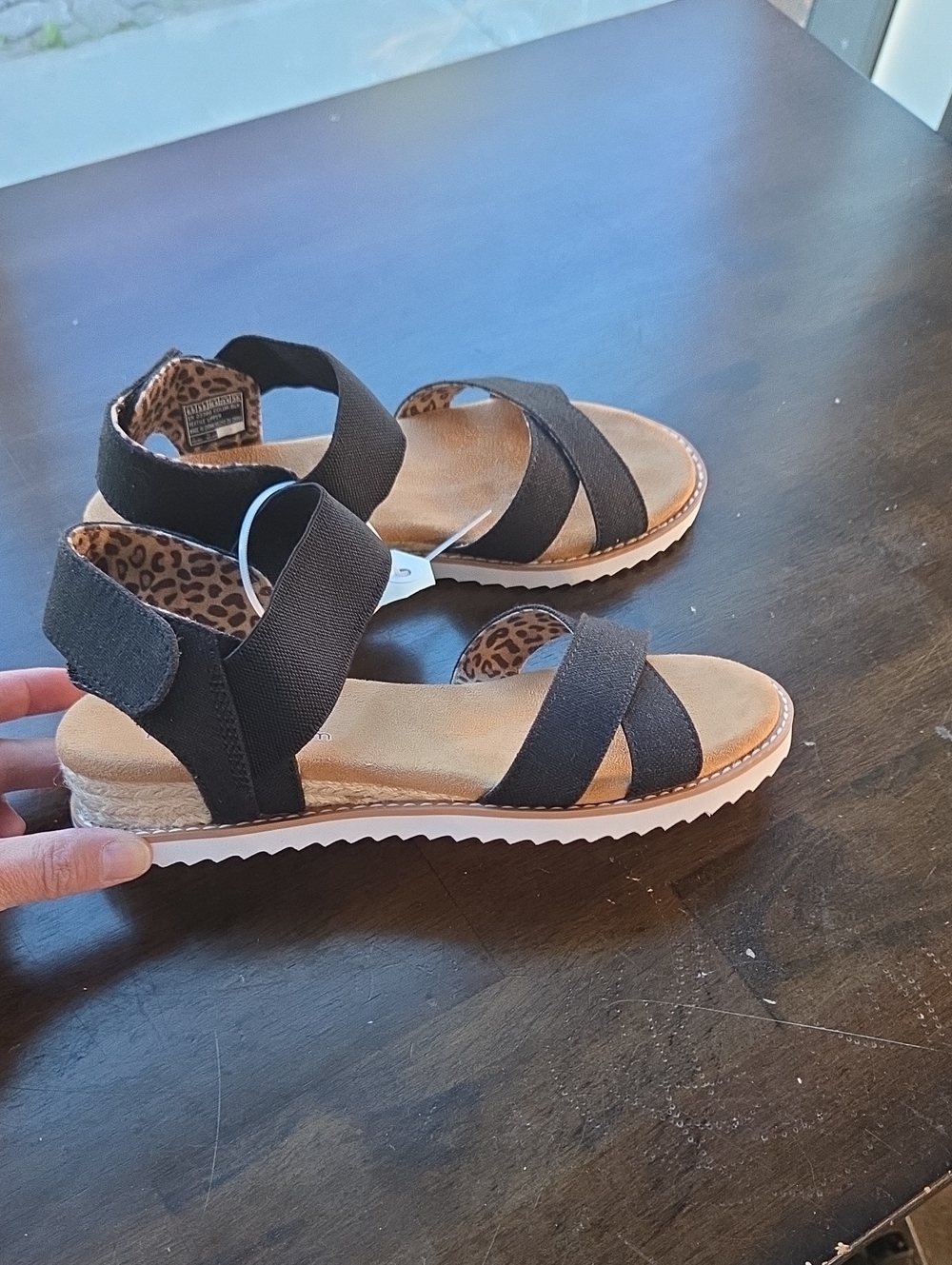 Skechers Size 6.5 Women's Black Elastic Strap Sandals with Leopard Lining NEW